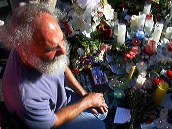 09-15-01_e-wtc_vigils018