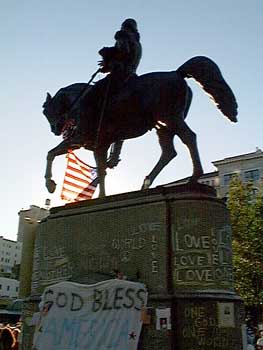 09-15-01_e-wtc_vigils032